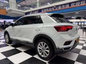 Volkswagen T-Roc фото 3