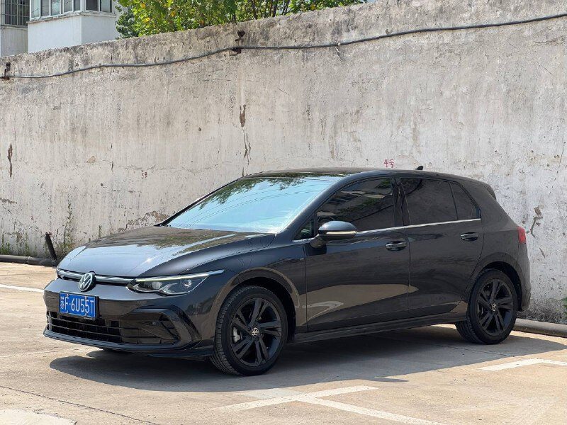Volkswagen Golf 8 R-Line — фото автомобиля