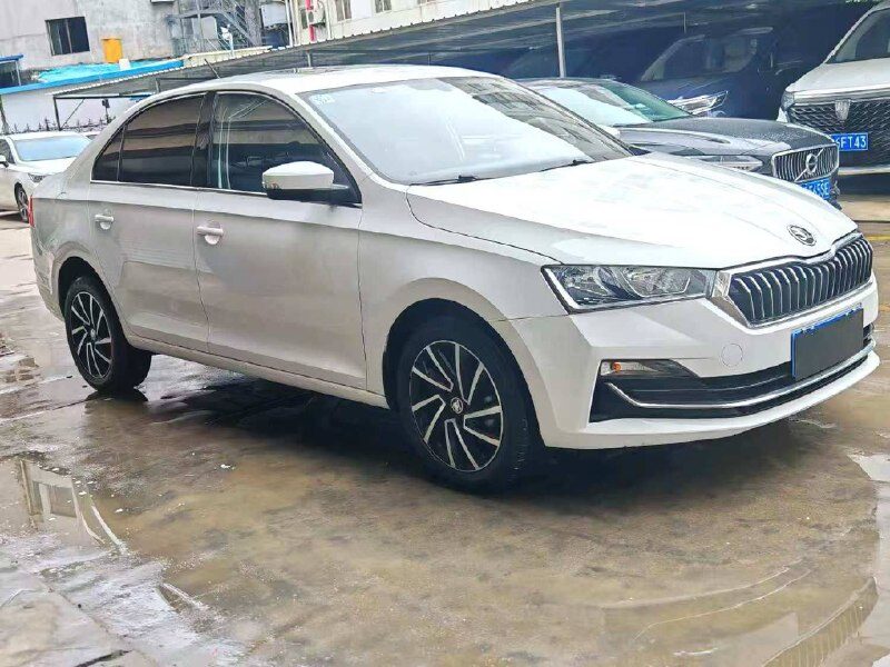 Skoda Rapid — фото автомобиля