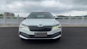 Skoda Superb фото 1