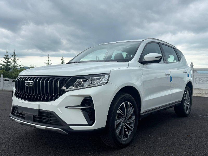 Geely X6 Pro — фото автомобиля